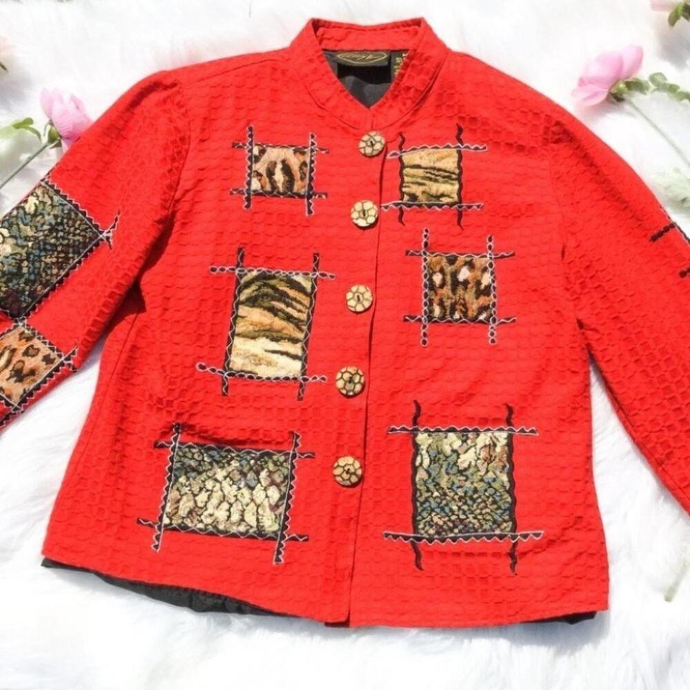 Alex kim red animal print Vintage Wooden Button Cheetah Textured Size Medium